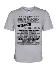 Perfektes Geschenk für Freundin - D6 V-Neck T-Shirt thumbnail