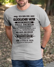 Perfekte Geschenke fur den Vater- A05 Classic T-Shirt apparel-classic-tshirt-lifestyle-front-52