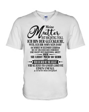 Meine Mutter ist richtig toll 12 V-Neck T-Shirt thumbnail