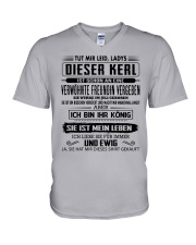 Geschenke fur Freund - CTD07 V-Neck T-Shirt thumbnail