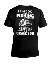 THE LEGEND FISHING WITH GRANDSON V-Neck T-Shirt thumbnail