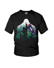 Bigfoot n1 Wyoming flag in the forest Youth T-Shirt thumbnail