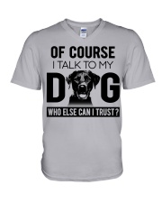 Labrador-DS724 V-Neck T-Shirt tile