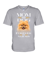 Pomeranian-Mom And Dog V-Neck T-Shirt tile
