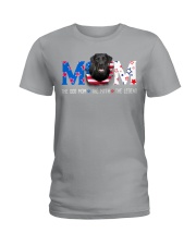 Labrador-Mom USA Ladies T-Shirt tile