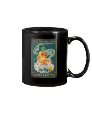JUST A GIRL WHO LOVES BOOKS AND TEA Mug tile