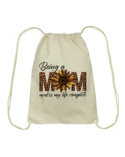 BEING A MOM MAKE MY LIFE COMPLETE Drawstring Bag tile