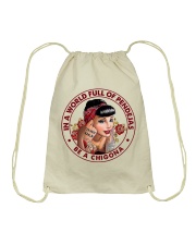 IN A WORLD FULL OF PENDEJAS BE A CHIGONA Drawstring Bag tile