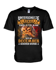 Ger 12 Alten Mann V-Neck T-Shirt tile