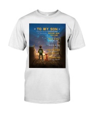 Born king mom to son lion Classic T-Shirt tile