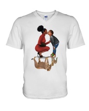 Elegant Mother and Son Lions Black Family To Mom Mother's Day Classic T-Shirt V-Neck T-Shirt tile