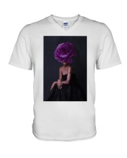 Black Woman head flowers, black woman art, black art, black art print, black woman poster, Modern Wall Art, Fashion wall Art V-Neck T-Shirt tile