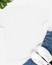 perfektes Geschenk für Freundin Ladies T-Shirt apparel-ladies-t-shirt-lifestyle-back-64