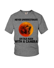 Never underestimate an old man Youth T-Shirt tile