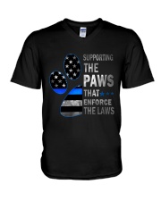 Supporting the paws V-Neck T-Shirt tile