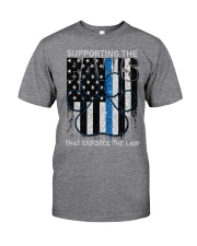 Supporting the paws Classic T-Shirt front