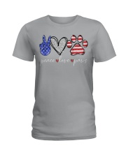 Tee97 Ghi Bo Trang Ladies T-Shirt tile