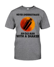 Never underestimate an old man Classic T-Shirt front