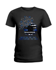 Supporting the paws Ladies T-Shirt tile