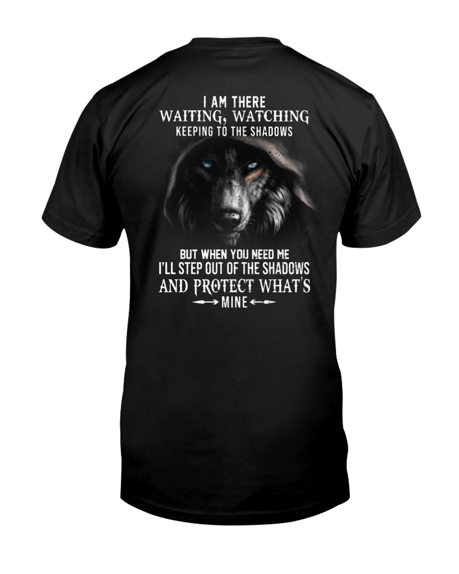 WOLF WATCHING T-SHIRT Classic T-Shirt