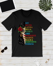 Soy Mujer Latina Fuerte Independiente Classic T-Shirt lifestyle-mens-crewneck-front-17