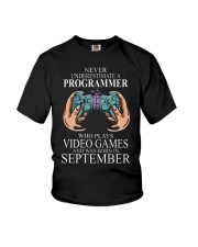 Never underestimate a programmer loves gaming Youth T-Shirt tile