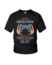 Never underestimate a programmer loves gaming Youth T-Shirt tile