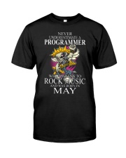 Never underestimate a programmer loves Rock Classic T-Shirt front