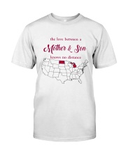 MICHIGAN NORTH DAKOTA THE LOVE MOTHER AND SON Classic T-Shirt thumbnail