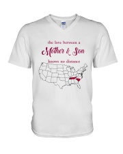 SOUTH CAROLINA TENNESSEE THE LOVE MOTHER AND SON V-Neck T-Shirt thumbnail