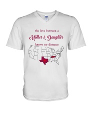 TEXAS TENNESSEE THE LOVE MOTHER AND DAUGHTER V-Neck T-Shirt thumbnail