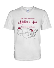 WASHINGTON MICHIGAN THE LOVE MOTHER AND SON V-Neck T-Shirt thumbnail