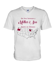 WISCONSIN OREGON THE LOVE MOTHER AND SON V-Neck T-Shirt thumbnail