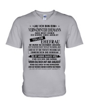 December Unvers V-Neck T-Shirt tile