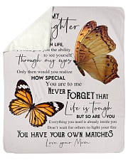 To My Daughter - Mom Sherpa Fleece Blanket tile
