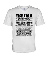 3 yes i am daughter little girl V-Neck T-Shirt tile