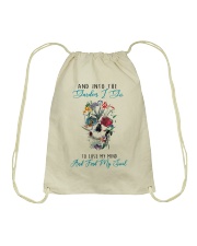 And into the garden i go skull Drawstring Bag tile