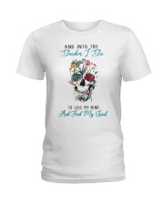 And into the garden i go skull Ladies T-Shirt tile