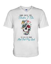 And into the garden i go skull V-Neck T-Shirt tile