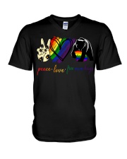 lgbt peace love fre mom hug V-Neck T-Shirt tile