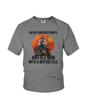 NEVER UNDERESTIMATE AN OLD MAN WITH A MOTORCYCLE Youth T-Shirt thumbnail