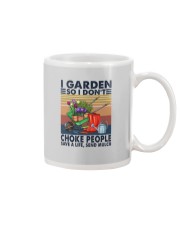 I GARDEN SO I DON'T CHOKE PEOPLE VINTAGE Mug tile