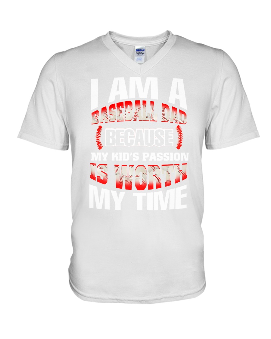 I AM A BASEBALL DAD V-Neck T-Shirt