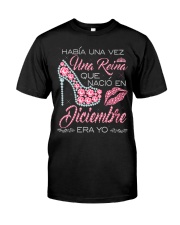 REINA DE DICIEMBRE Classic T-Shirt thumbnail