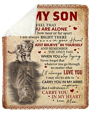 Never Feel That U Are Alone Mom To Son Sherpa Fleece Blanket tile