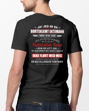 Jeg Er En Bortskjemt Ektemann men Ikke Din Classic T-Shirt lifestyle-mens-crewneck-back-5