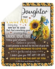 Never Forget That I Love U Mom To Daughter Sherpa Fleece Blanket tile