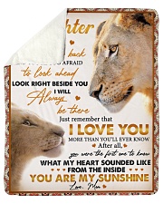 When It's Too Hard To Look Back - Mom To Daughter Sherpa Fleece Blanket tile
