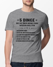 5 Dinge Die Sie Uber Meine Frau Wissen Sollten Classic T-Shirt lifestyle-mens-crewneck-front-13
