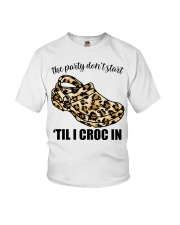 The party don't start 'til i croc in Youth T-Shirt tile